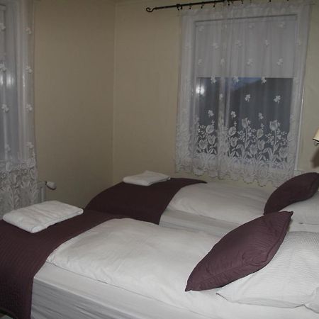 Gula Villan Guesthouse 阿克雷里 外观 照片