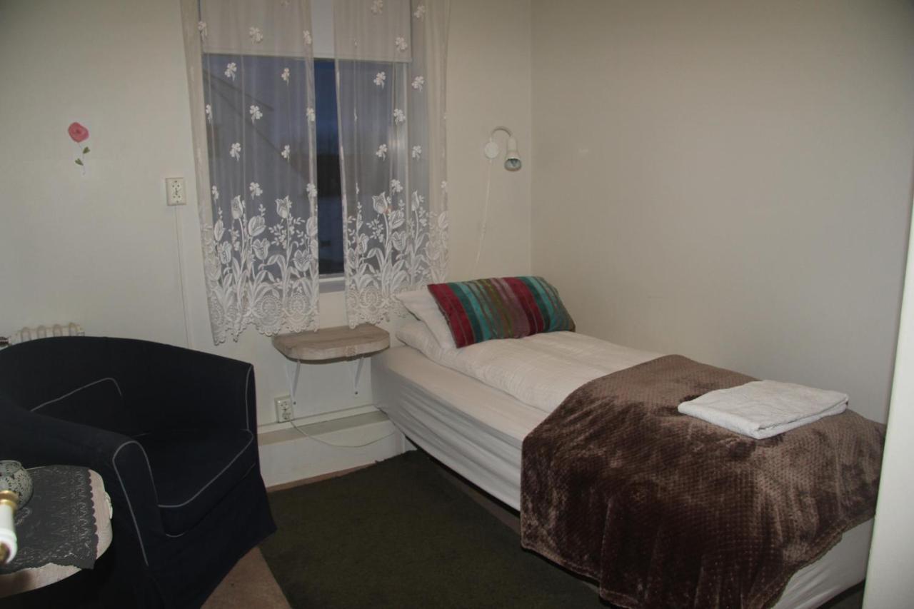 Gula Villan Guesthouse 阿克雷里 外观 照片