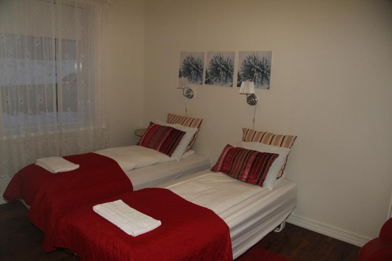 Gula Villan Guesthouse 阿克雷里 外观 照片