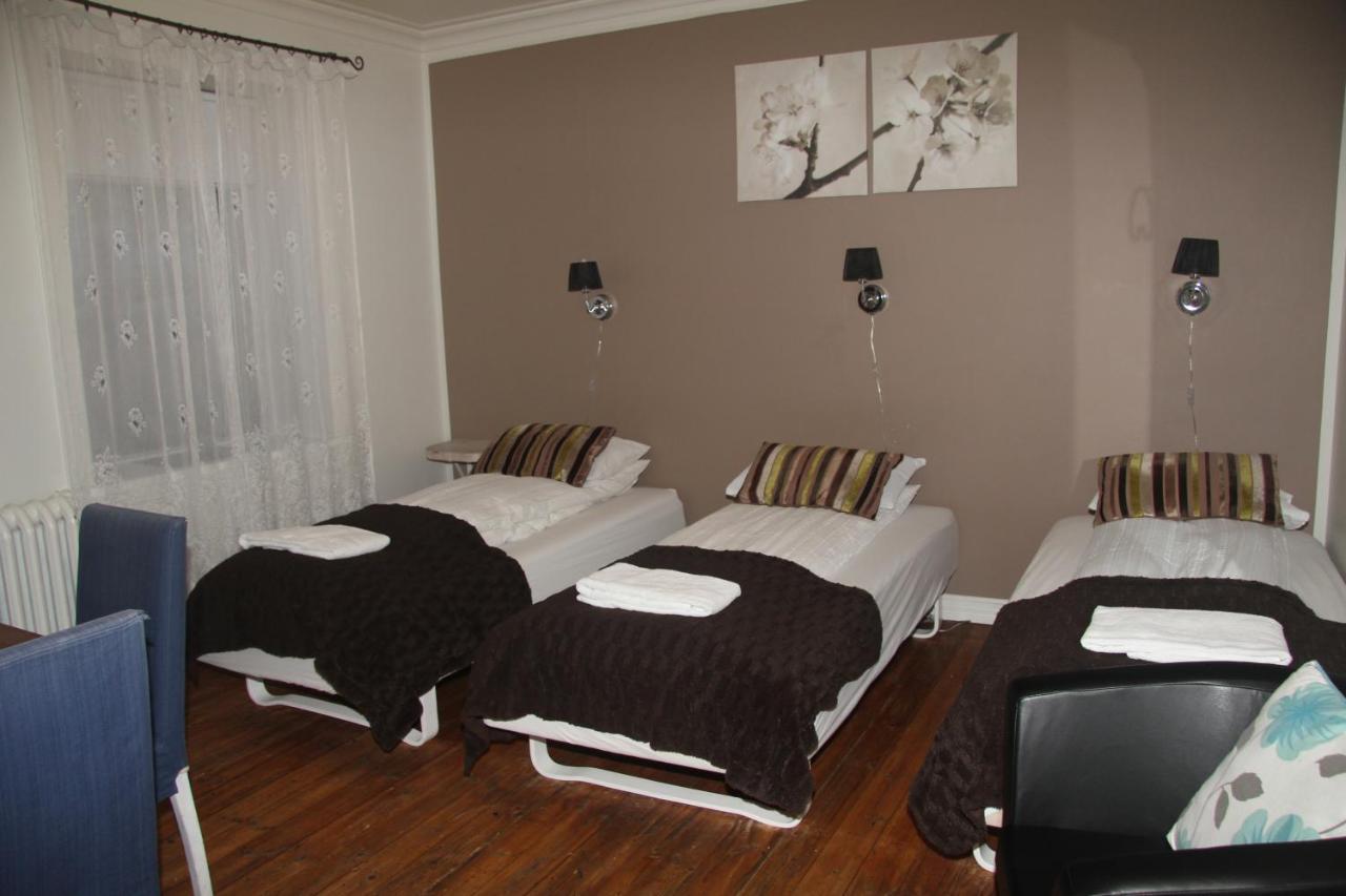 Gula Villan Guesthouse 阿克雷里 外观 照片
